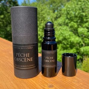Pêche Obscène botanical perfume from Lvnea